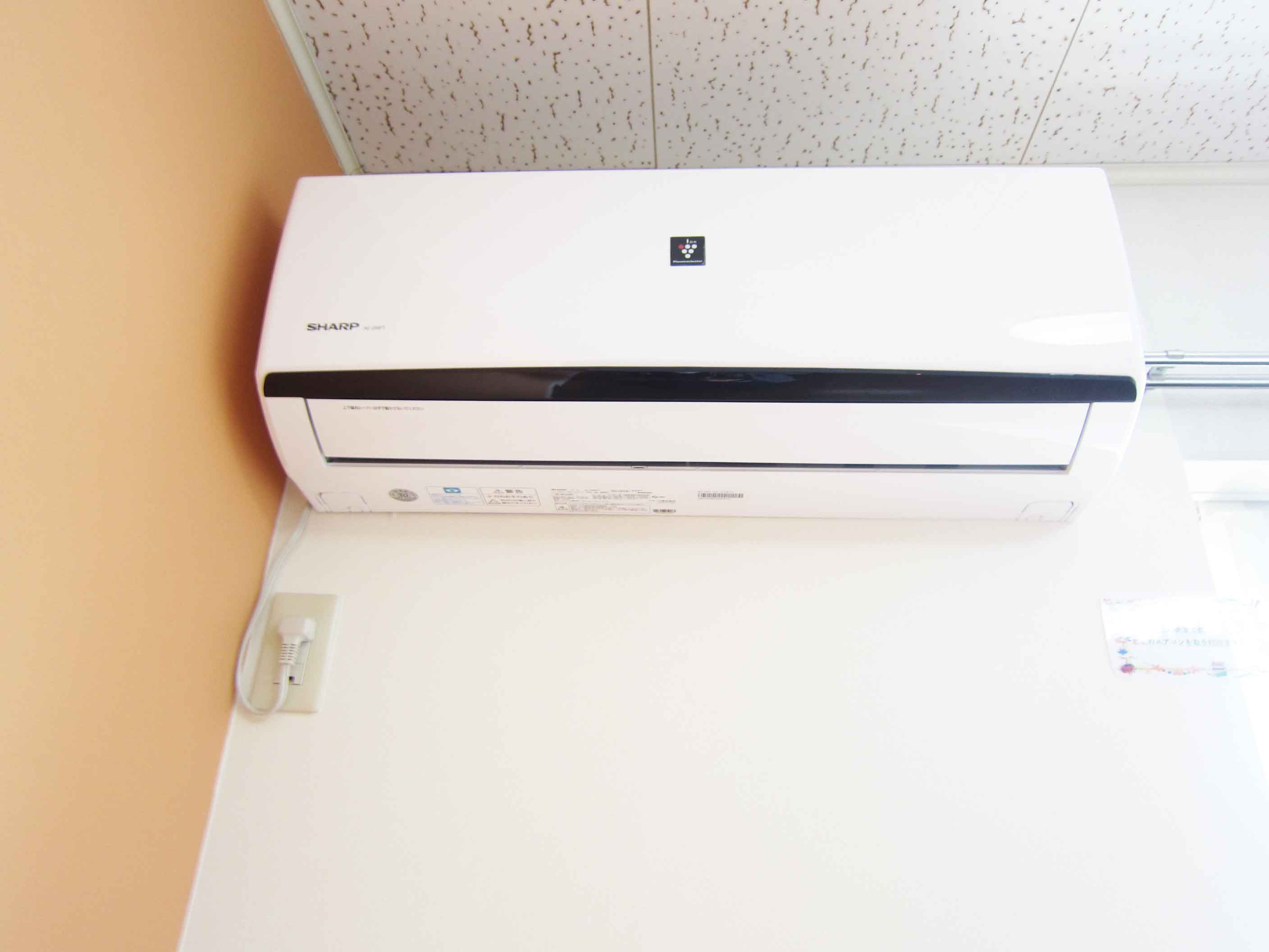 ２階角部屋：デザインリフォーム～サンシティ春日A棟～の設備|エアコン付き