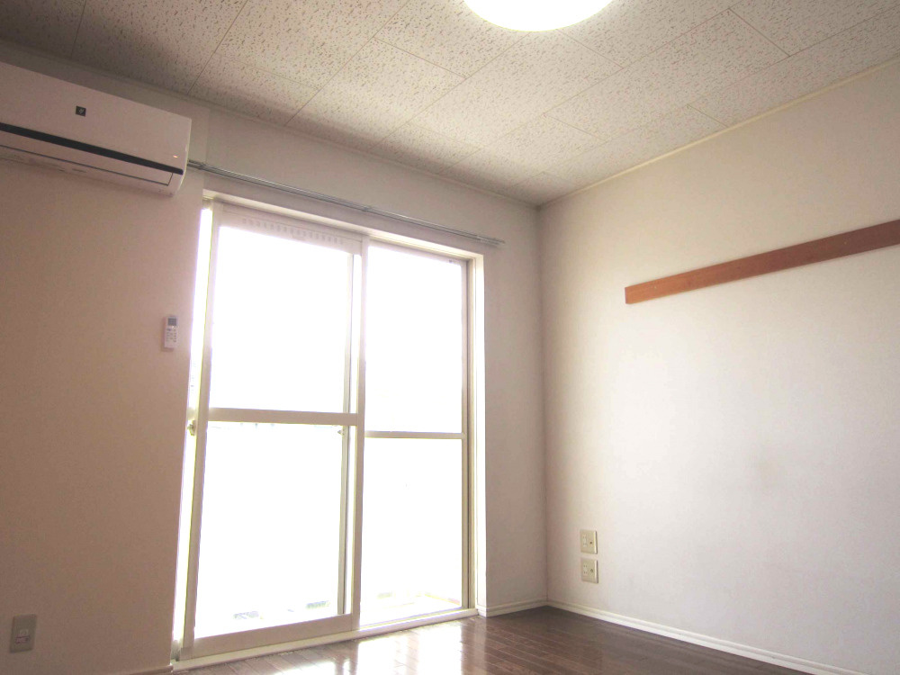 ２階角部屋：デザインリフォーム～サンシティ春日A棟～の洋室|きれいな洋室です