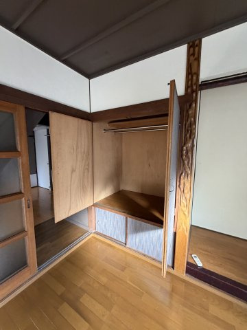 東谷戸建ての収納