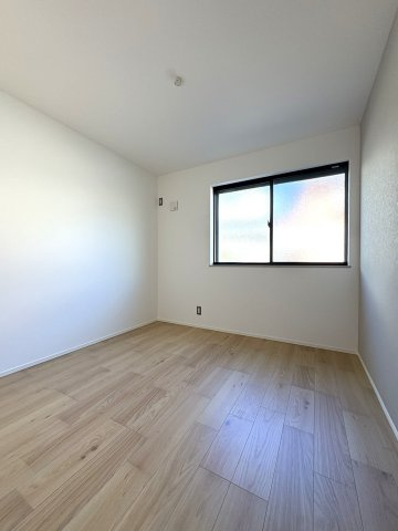 SHONAN SMART HOUSE — 48坪のゆとりの洋室