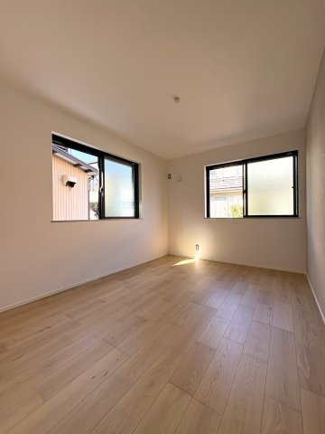 SHONAN SMART HOUSE — 48坪のゆとりの洋室