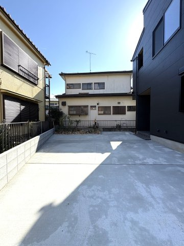 SHONAN SMART HOUSE — 48坪のゆとりの駐車場
