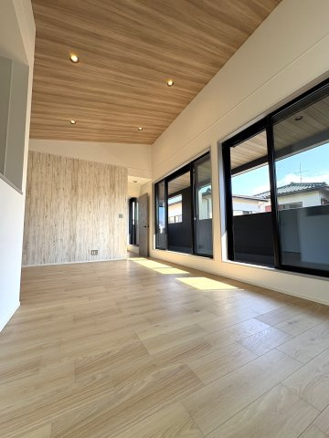 SHONAN SMART HOUSE — 48坪のゆとりの居間・リビング