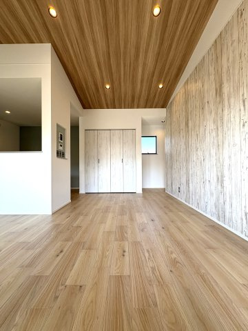 SHONAN SMART HOUSE — 48坪のゆとりの居間・リビング