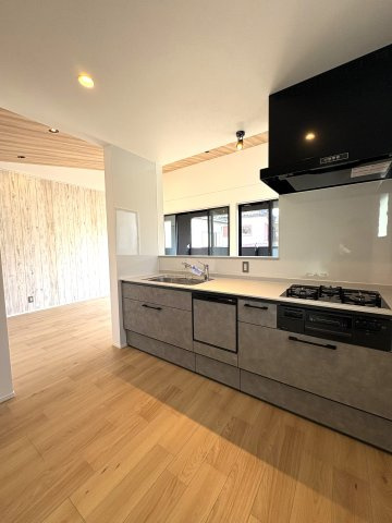 SHONAN SMART HOUSE — 48坪のゆとりのキッチン