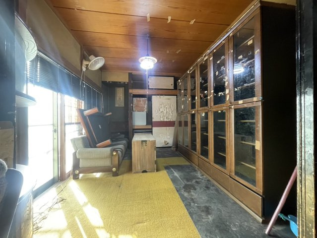周辺商業施設多数。前面6ｍ道路解体費込みの小山市駅南町売地のその他