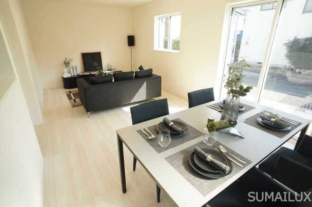 熊本市中央区出水６丁目の一戸建ての居間・リビング