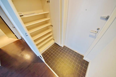 【玄関】 | ポローニアハウス赤堤