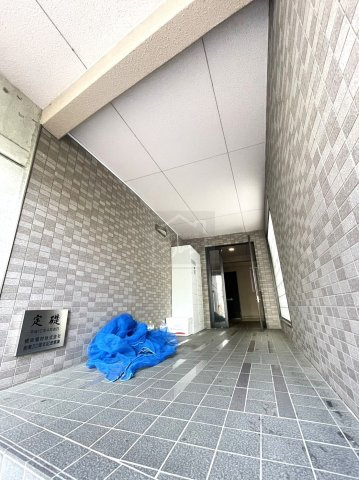 新宿区中落合３丁目の賃貸マンションのエントランス