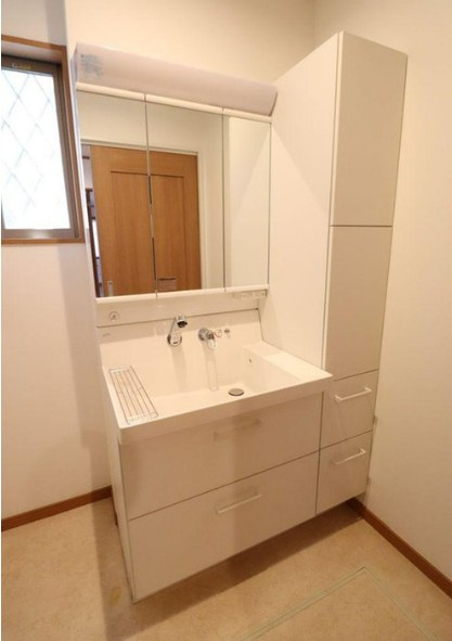 【中古】川越市南大塚1丁目中古住宅の独立洗面台