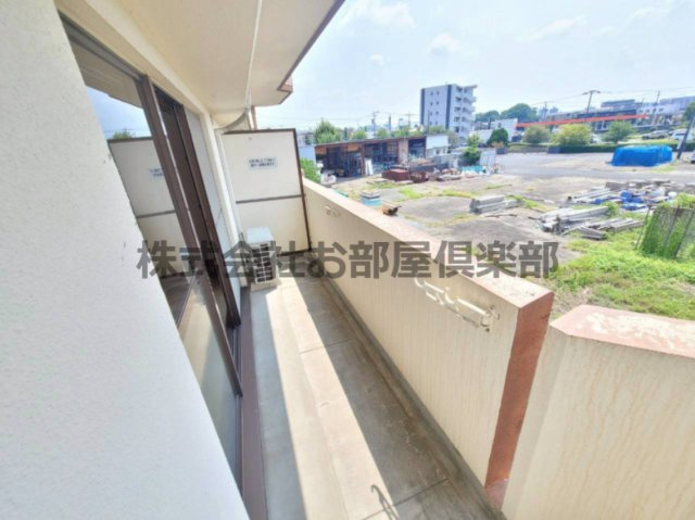 リバーサイド東櫛原のバルコニー|バルコニーからの眺めを楽しみながら食事をしませんか