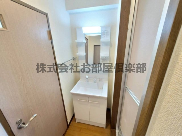 リバーサイド東櫛原の洗面所|広い洗面スペース