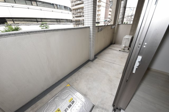 アネスト北堀江のバルコニー|現状有姿