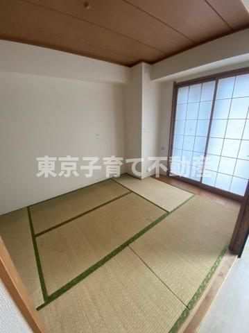 シティハイツ根津の和室