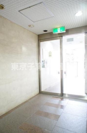 シティハイツ根津のロビー