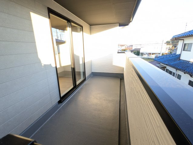 ひたちなか市稲田　5期のバルコニー|陽当たり良好なバルコニーです。少しの雨ならしのげます！