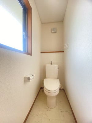 【トイレ】 | 羽鳥野3丁目戸建 | 2階トイレ