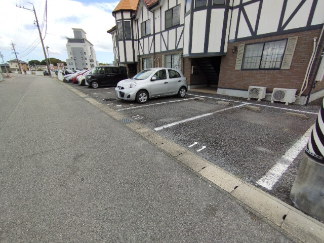 ネイステージAの駐車場