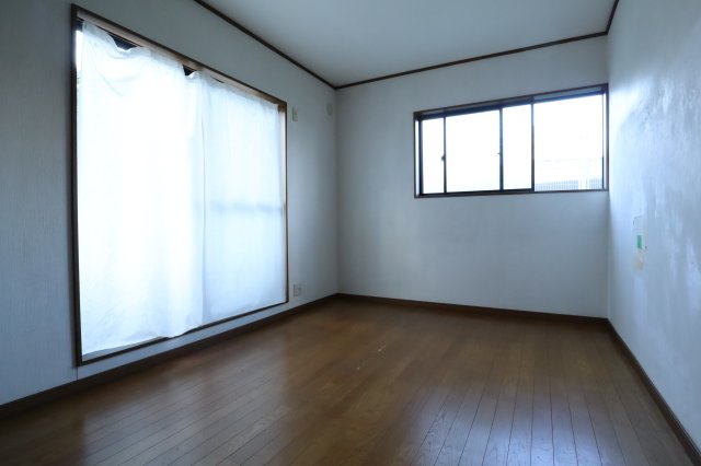 明石市魚住町長坂寺 中古戸建の洋室|洋室①