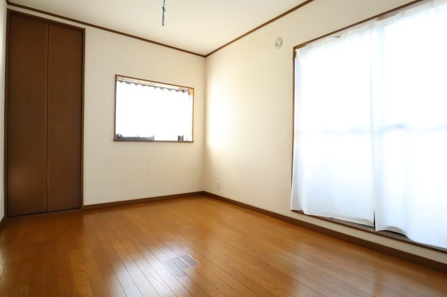 明石市魚住町長坂寺 中古戸建の寝室|洋室③