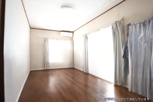 明石市魚住町長坂寺 中古戸建の居間・リビング|リビングダイニング
※既存家具は一部AIで削除しております。