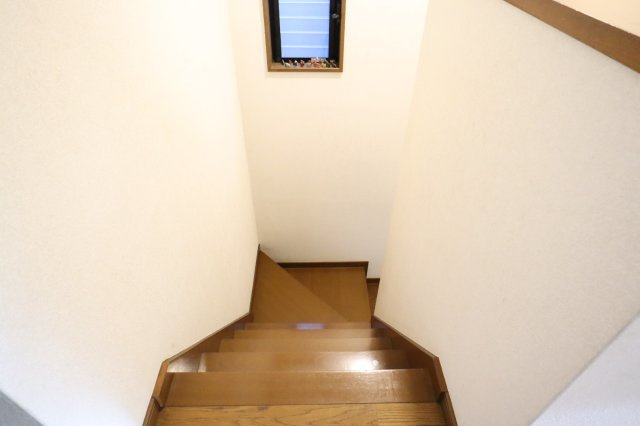 明石市魚住町長坂寺 中古戸建のその他|階段