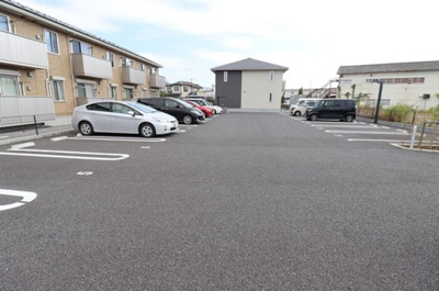 【駐車場】 | セレーノ真鍋 | 駐車場