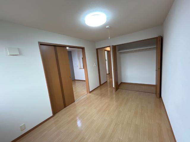 フォルムフィールド・コートの内装|室内