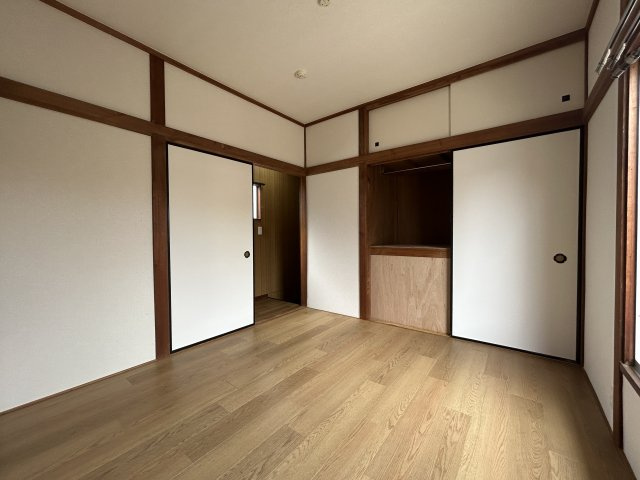藤金890-22貸家の洋室