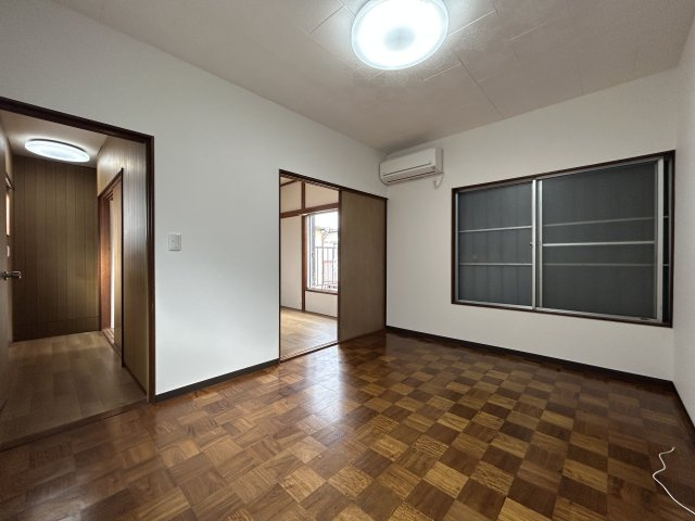 藤金890-22貸家の洋室