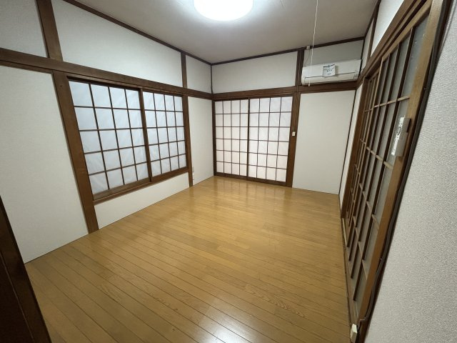 藤金890-22貸家の居間・リビング