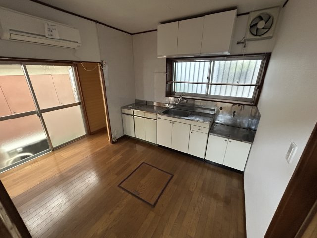 藤金890-22貸家のキッチン