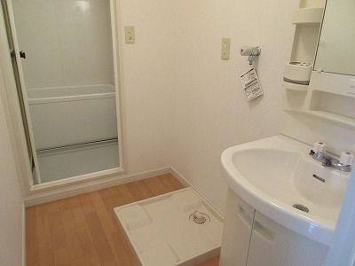 メゾンドリバティ西新の洗面所