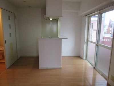 メゾンドリバティ西新の居間・リビング