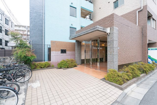 プレール新宿落合 のエントランス