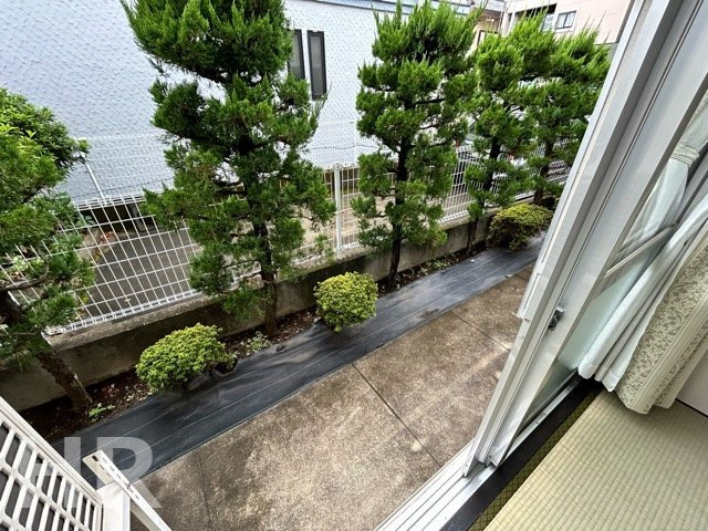 武蔵野市中町３丁目のアパートのバルコニー|テラス