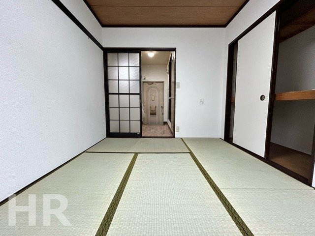 武蔵野市中町３丁目のアパートの居間・リビング|和室6畳（表替え済）