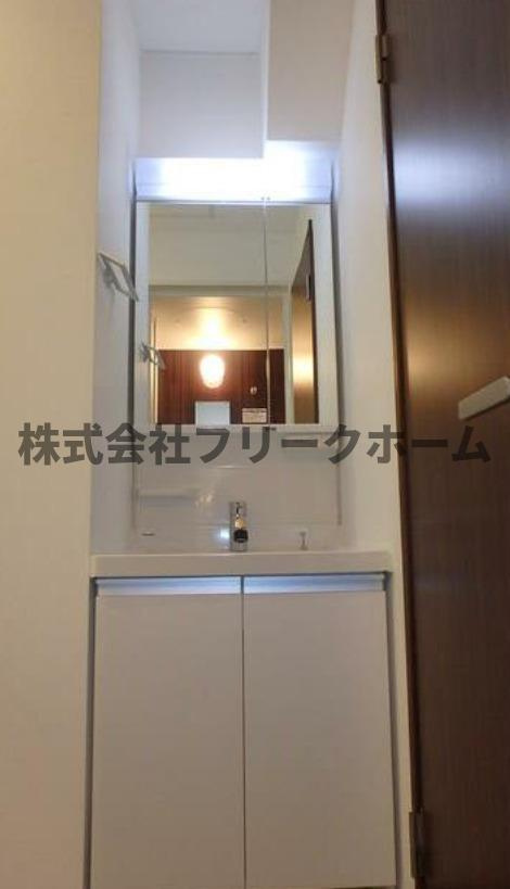 武蔵野市境南町４丁目のアパートの洗面所