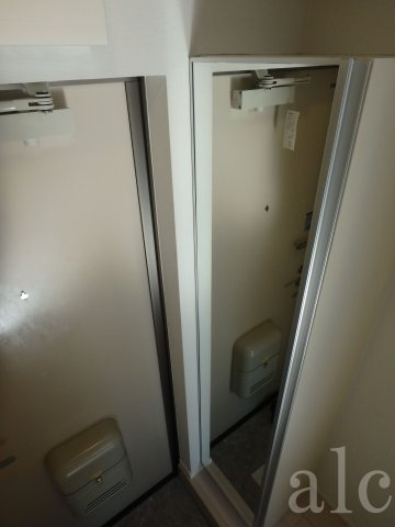 Lavish高円寺の玄関