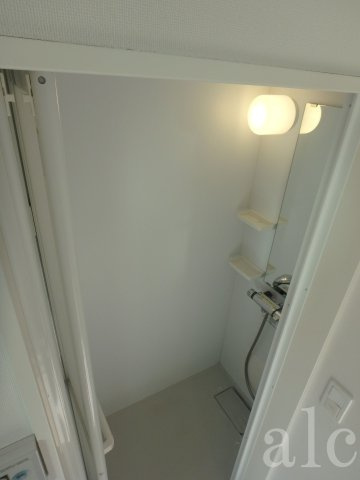 Lavish高円寺のシャワールーム