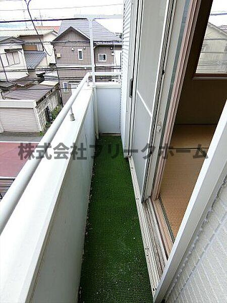 三鷹市牟礼１丁目のタウンのバルコニー