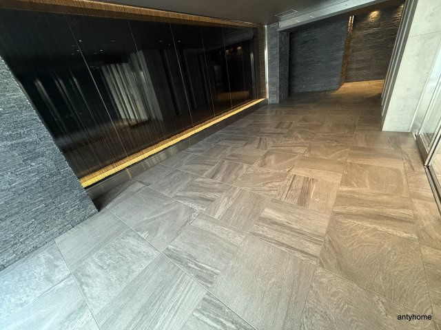 スワンズシティ中之島クロス　仲介手数料無料のロビー