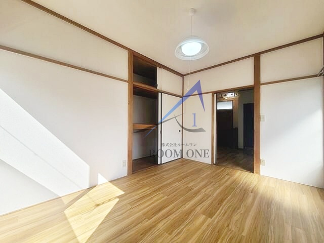 ＡＫハイツの居間・リビング|洋室のお部屋です。