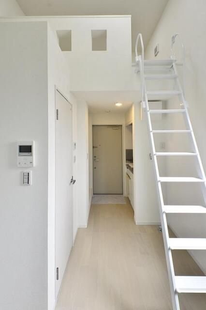 グラード氷川台の玄関