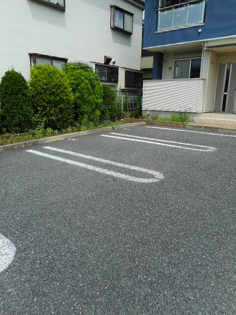 ブリーズ　Ｋの駐車場|駐車場