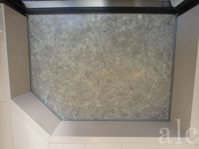 ハイリバー 池袋の玄関