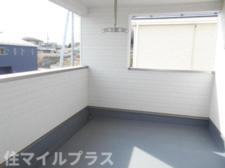 【バルコニー】 | 二本松市油井新築一戸建て12棟 | 外からの目が気にならないバルコニーで洗濯物が干せます