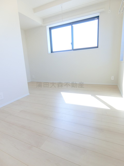 FABRIC蒲田west Residenceの居間・リビング|洋室6.8帖