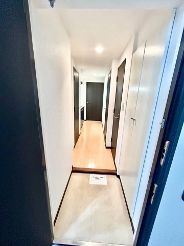 ファーストワン江坂の玄関