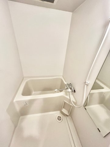 ファーストワン江坂の浴室